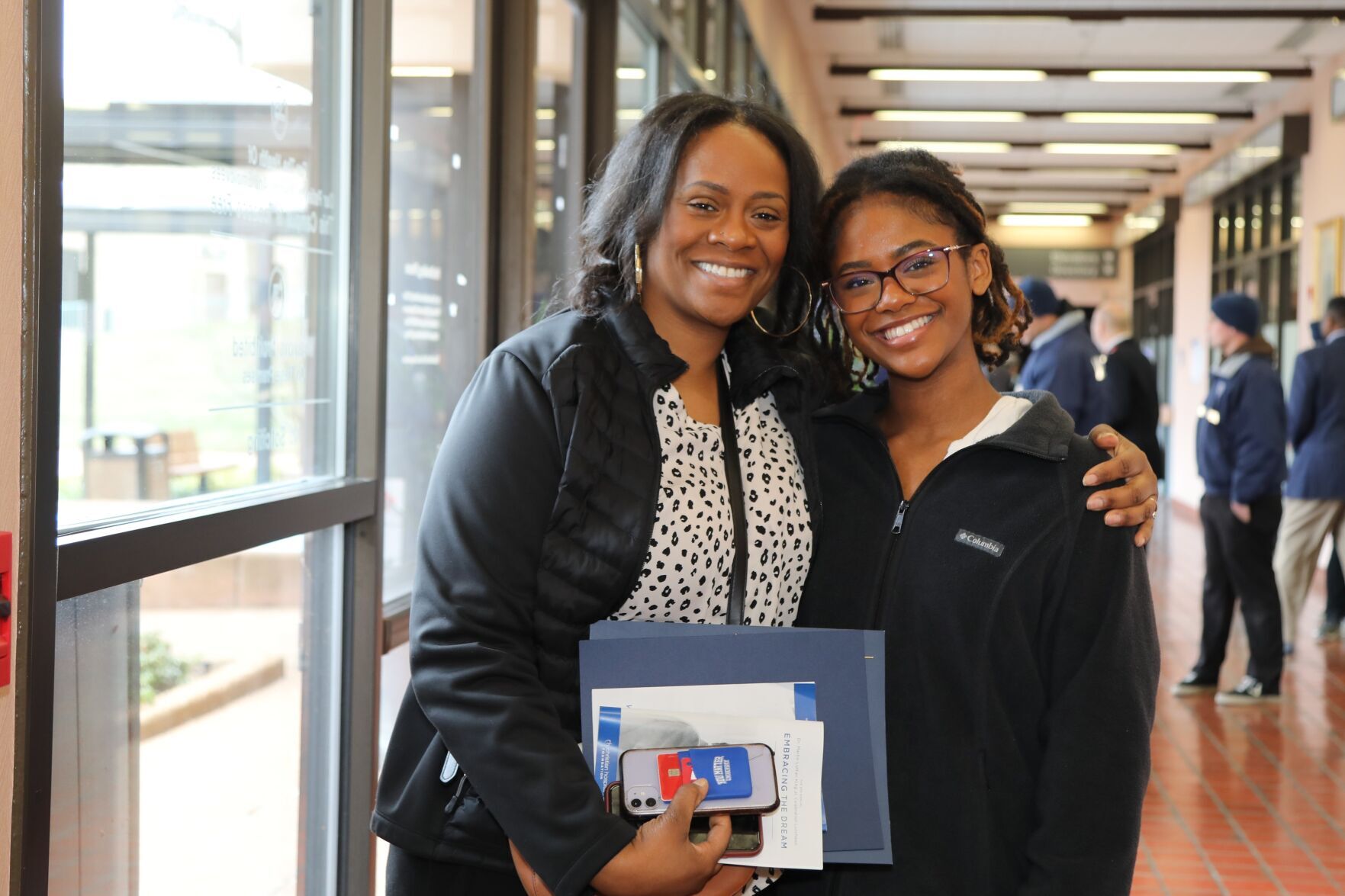 Stephanie Turner, Sasha Grant